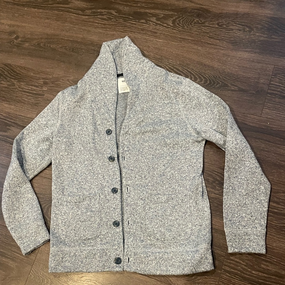 Men’s Sonoma. Size medium. Great condition. Button up 100% Polyester sweater.